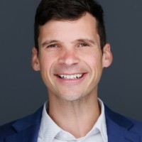 danile dudley headshot